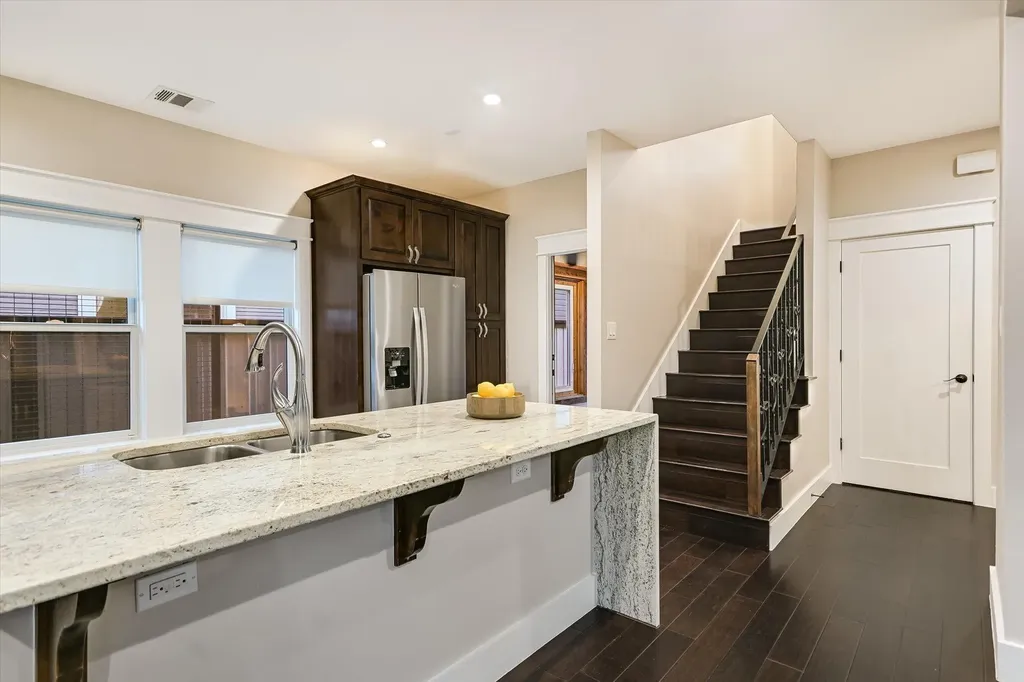 1613 Willow Street Austin TX 78702
