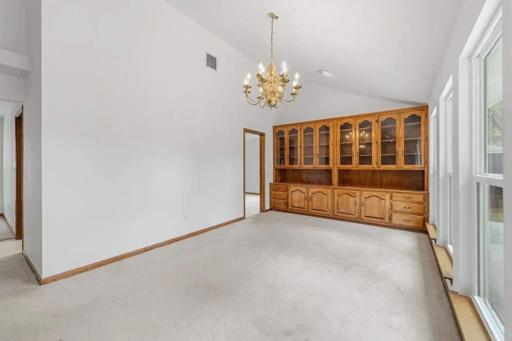 1403 Stone Ridge Drive Taylor TX 76574