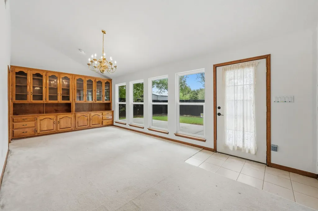 1403 Stone Ridge Drive Taylor TX 76574