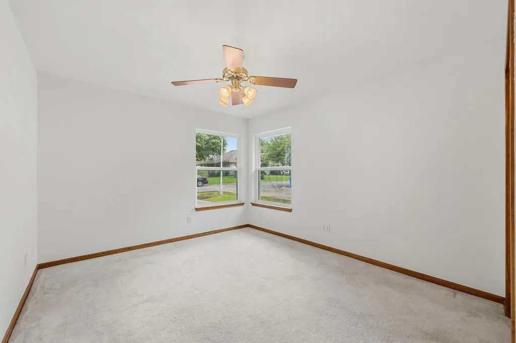 1403 Stone Ridge Drive Taylor TX 76574