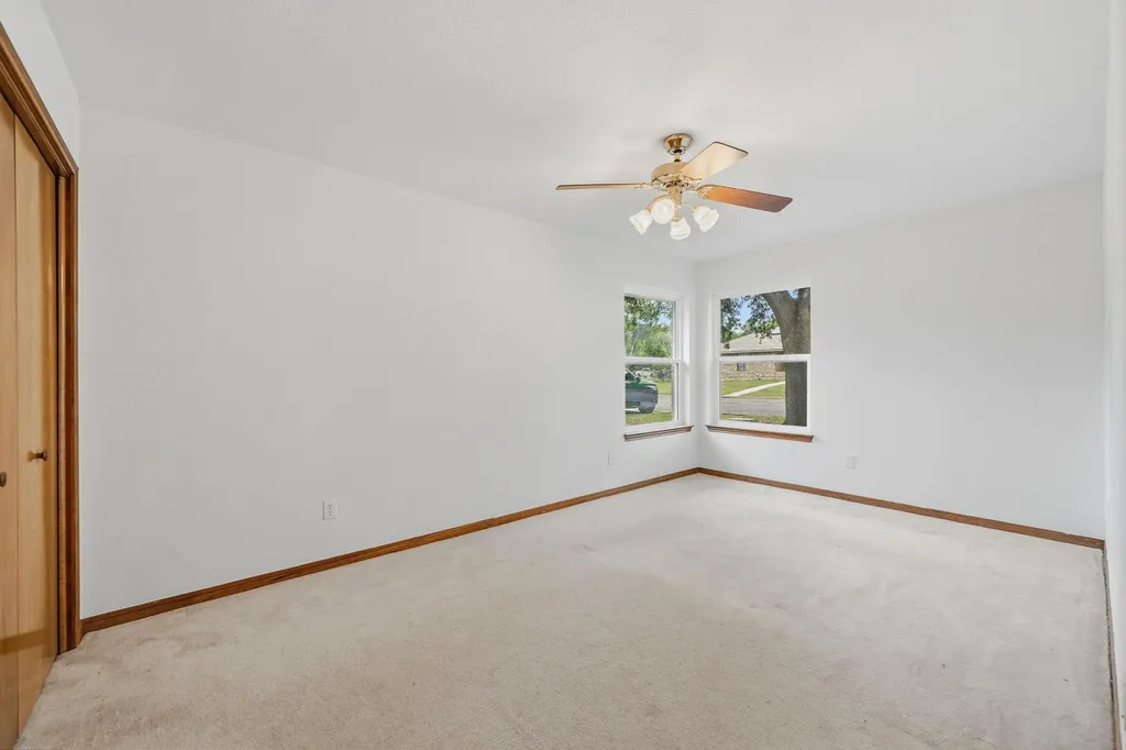 1403 Stone Ridge Drive Taylor TX 76574