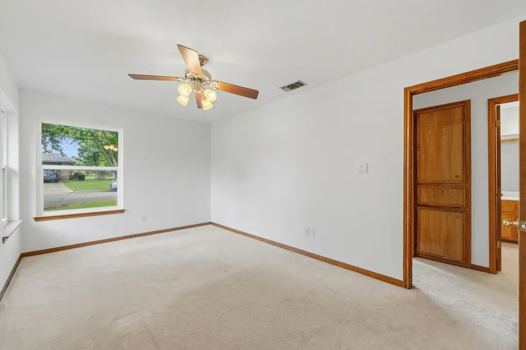 1403 Stone Ridge Drive Taylor TX 76574