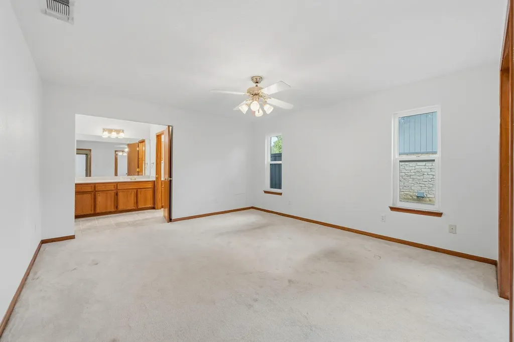 1403 Stone Ridge Drive Taylor TX 76574