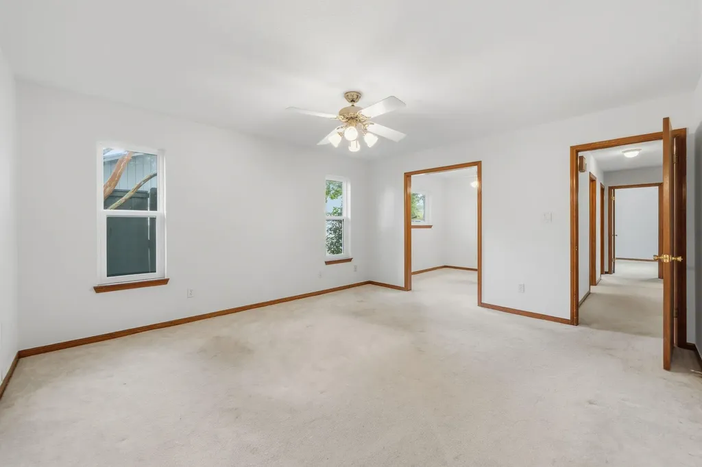 1403 Stone Ridge Drive Taylor TX 76574