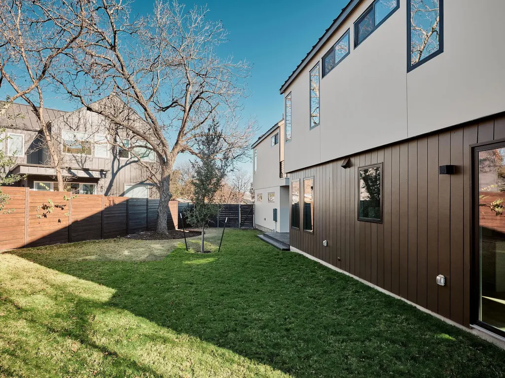3209 Dolphin Drive Austin TX 78704