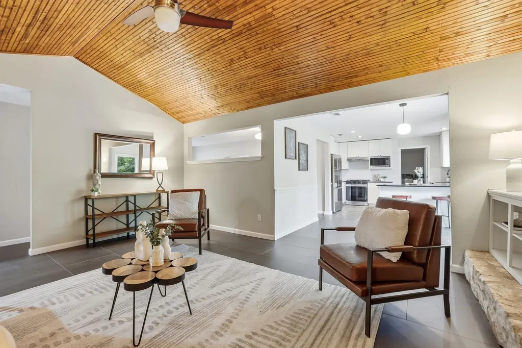9907 Oak Hollow Drive Austin TX 78758