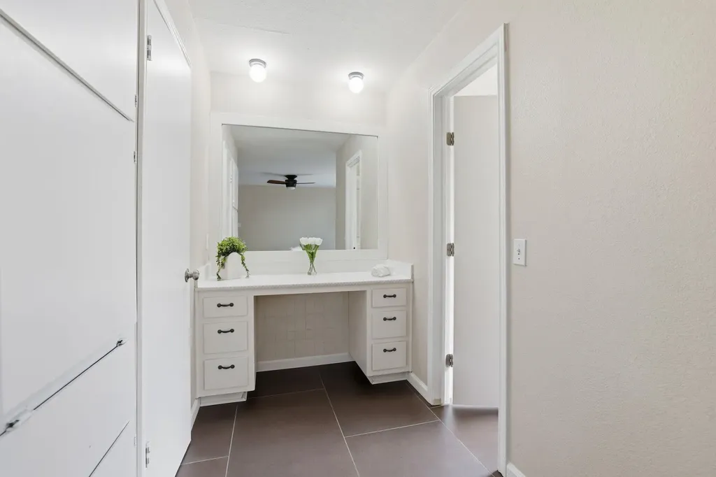 9907 Oak Hollow Drive Austin TX 78758