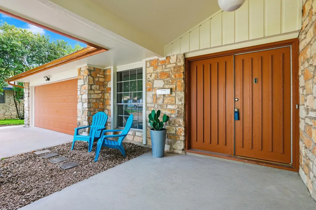 9907 Oak Hollow Drive Austin TX 78758