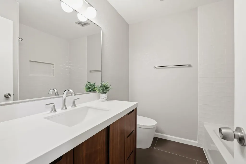9907 Oak Hollow Drive Austin TX 78758