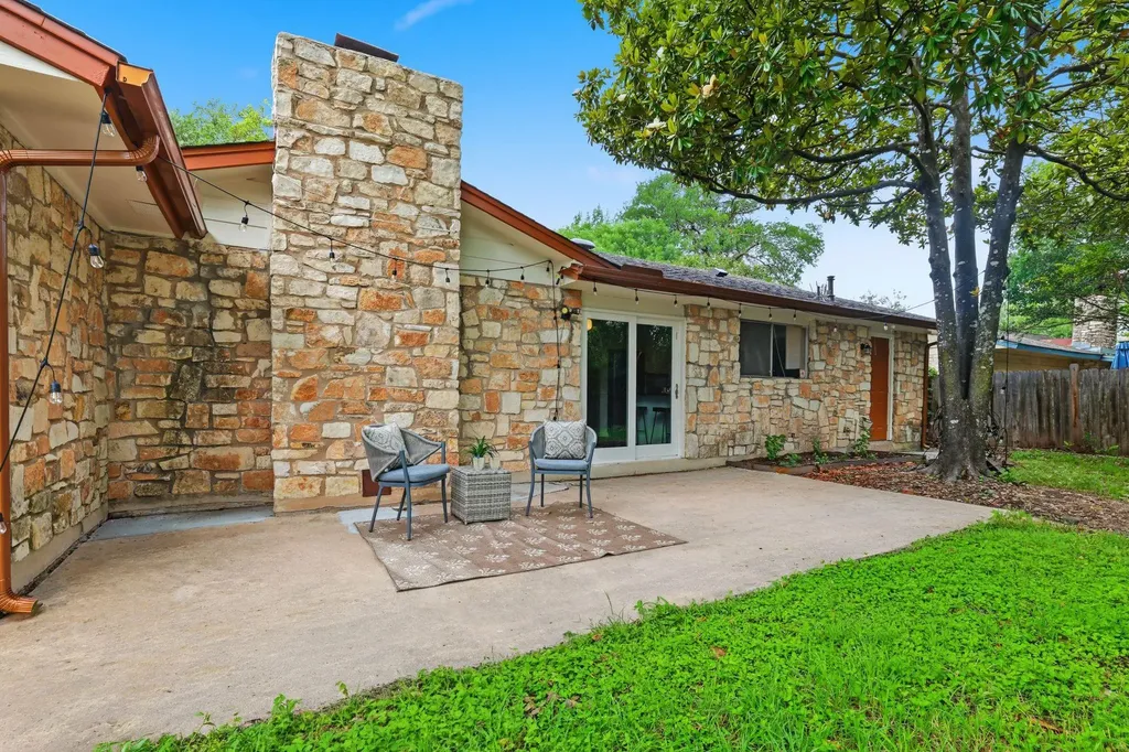 9907 Oak Hollow Drive Austin TX 78758