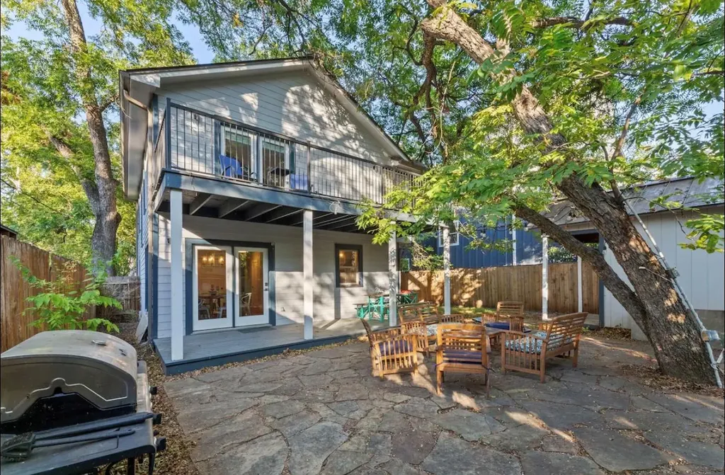 611 W Johanna Street Austin TX 78704