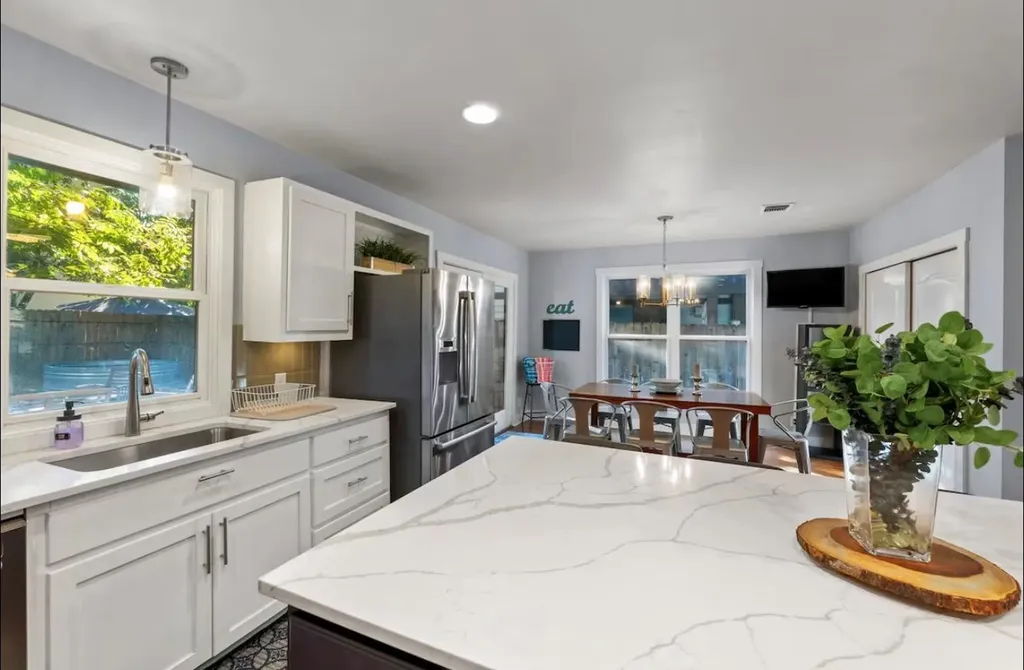 611 W Johanna Street Austin TX 78704