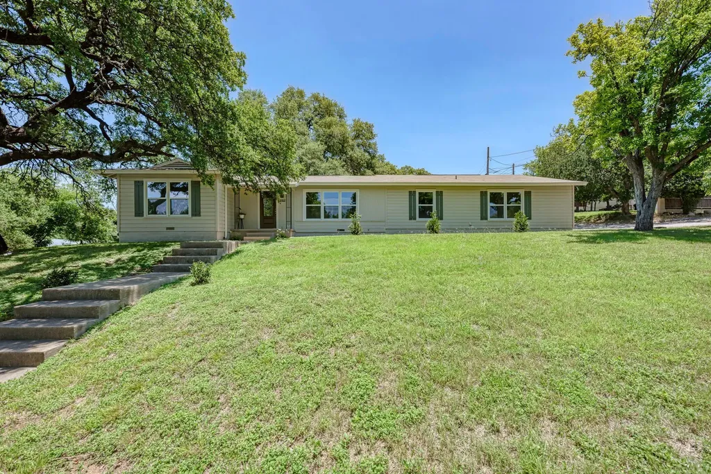 502 W Avenue A Lampasas TX 76550
