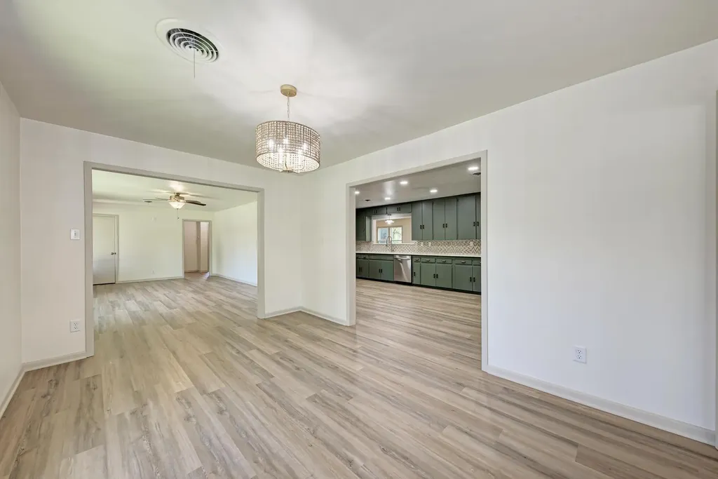 502 W Avenue A Lampasas TX 76550