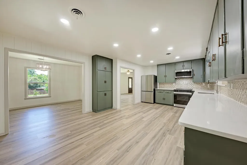 502 W Avenue A Lampasas TX 76550