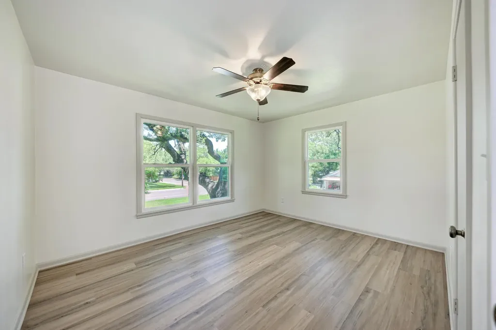 502 W Avenue A Lampasas TX 76550