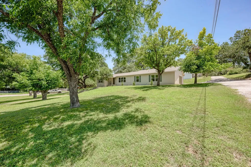 502 W Avenue A Lampasas TX 76550