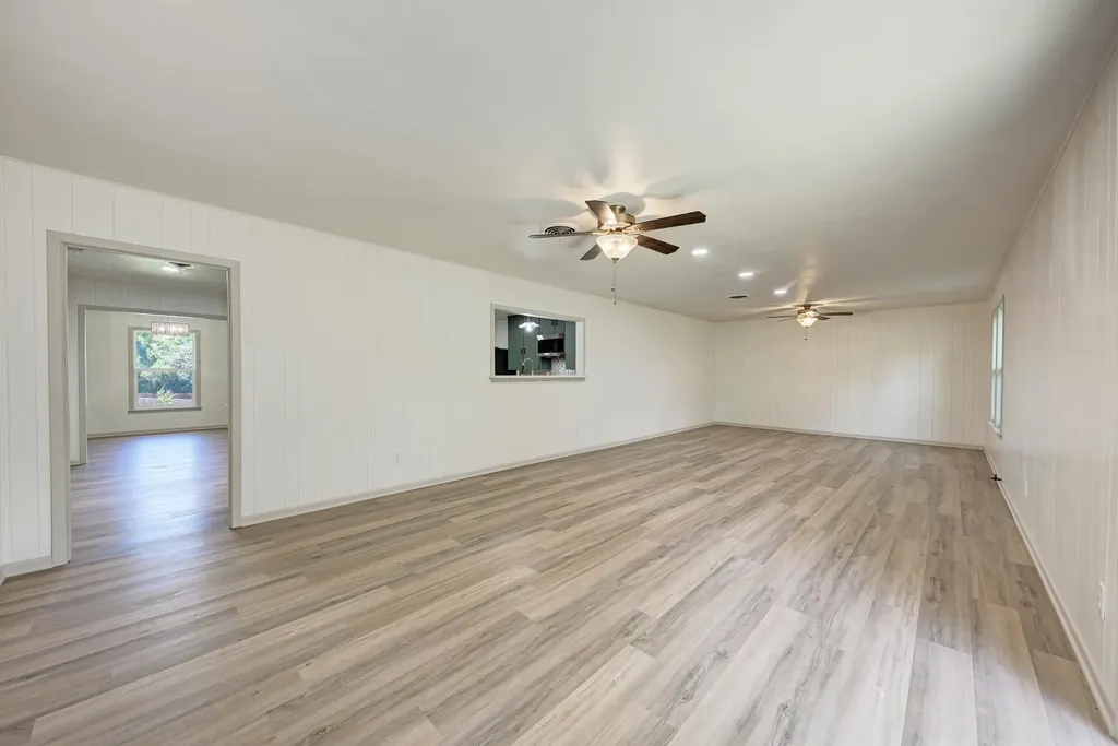 502 W Avenue A Lampasas TX 76550