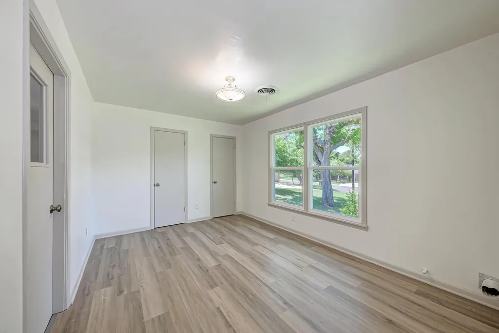 502 W Avenue A Lampasas TX 76550