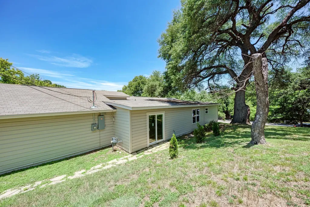 502 W Avenue A Lampasas TX 76550