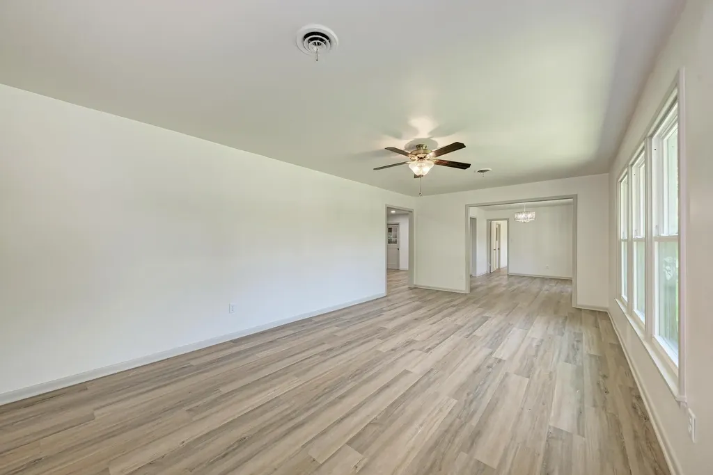 502 W Avenue A Lampasas TX 76550
