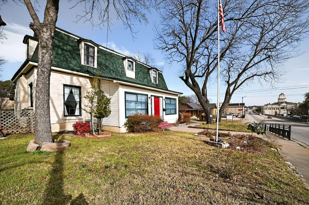 400 S Main Street Belton TX 76513