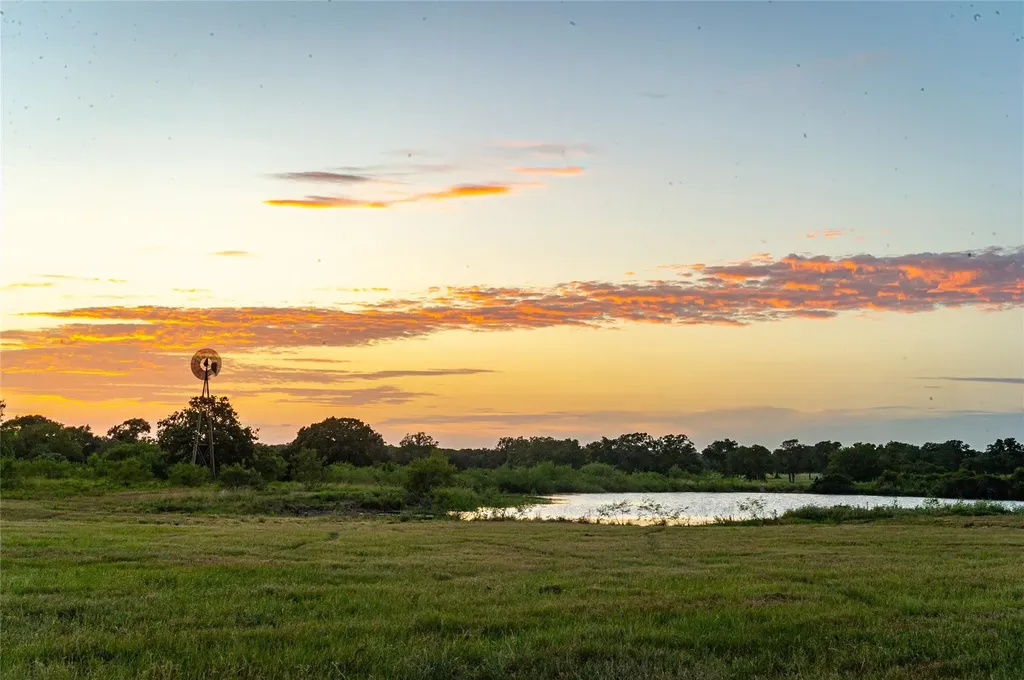 2625 Burke Road Flatonia TX 78941