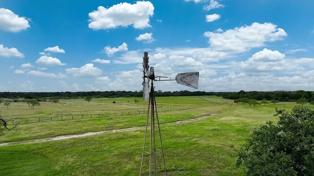 2625 Burke Road Flatonia TX 78941