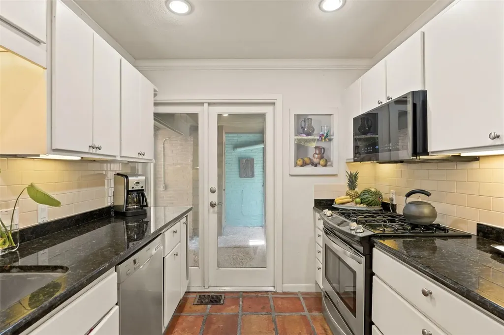 5902 Mountainclimb Drive Austin TX 78731