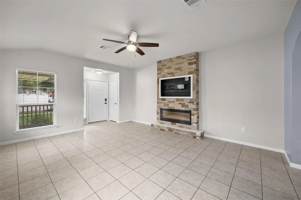 18519 Bandelier Drive Pflugerville TX 78660