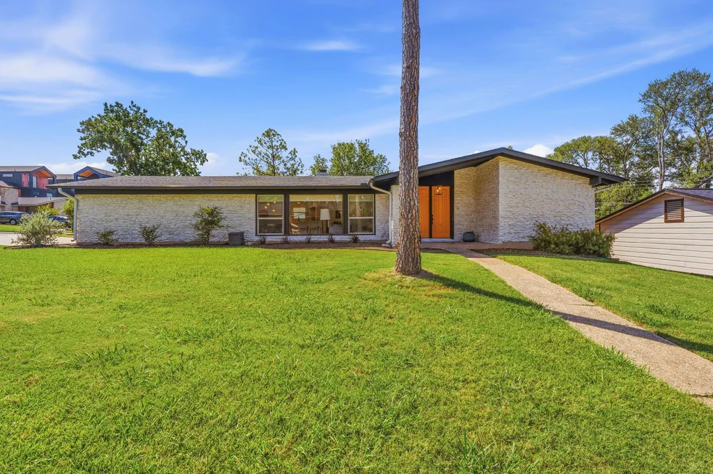 4403 Elmsgrove Drive Austin TX 78721