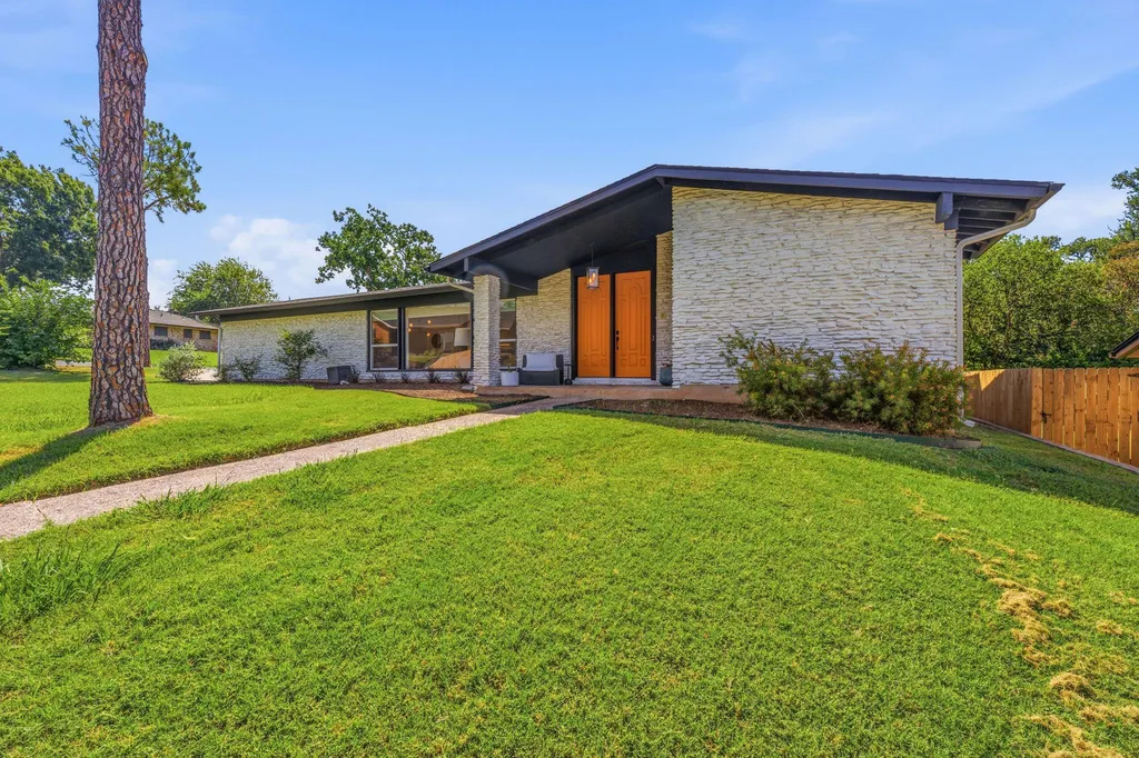 4403 Elmsgrove Drive Austin TX 78721