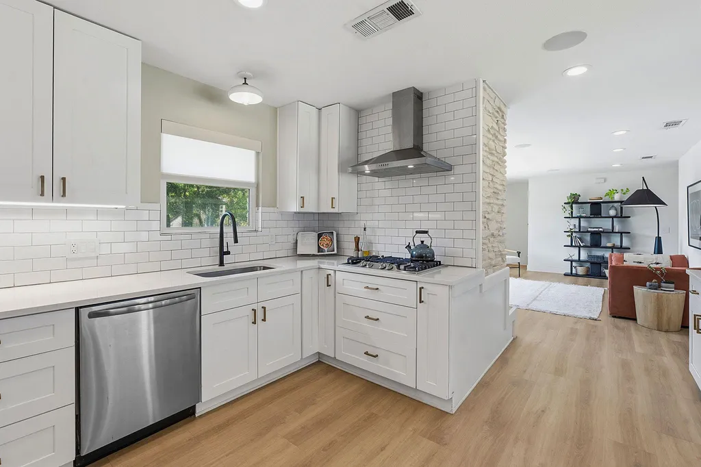 4403 Elmsgrove Drive Austin TX 78721