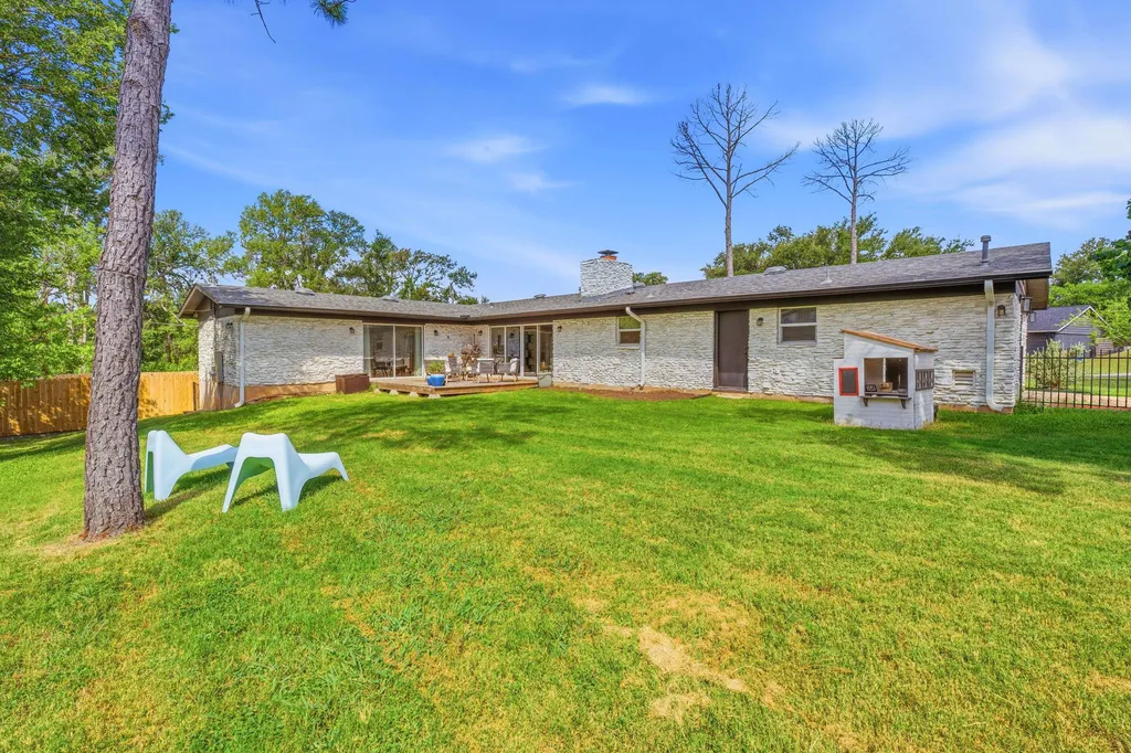 4403 Elmsgrove Drive Austin TX 78721