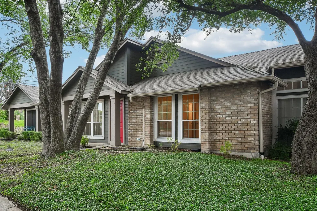 1015 E Yager Lane Austin TX 78753