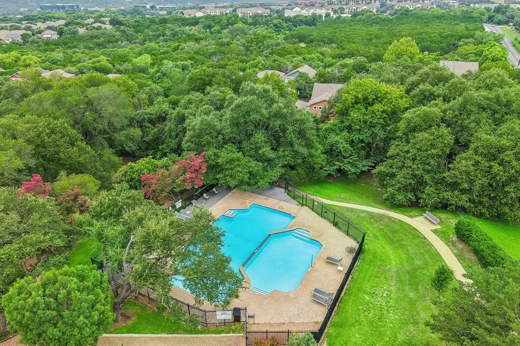 1015 E Yager Lane Austin TX 78753