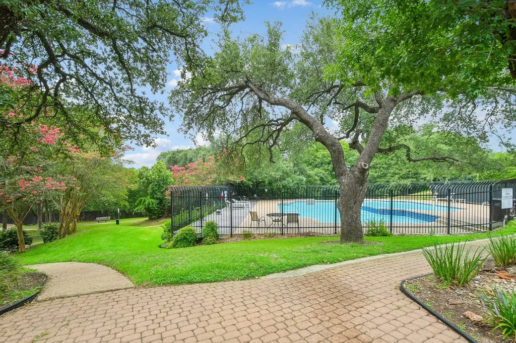 1015 E Yager Lane Austin TX 78753
