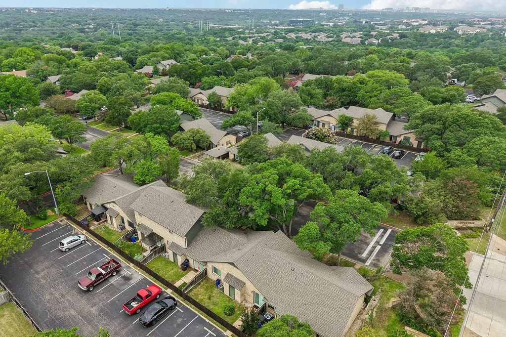 1015 E Yager Lane Austin TX 78753