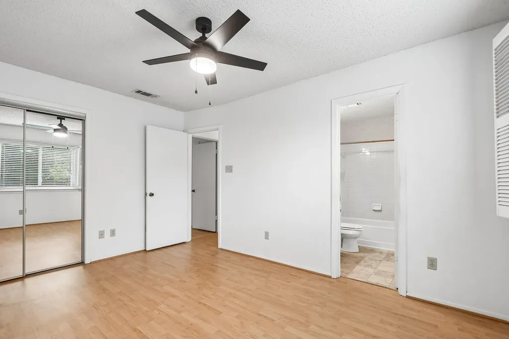 1015 E Yager Lane Austin TX 78753