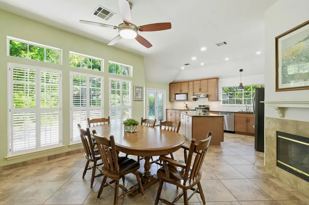 213 Rio Vista Drive Georgetown TX 78626