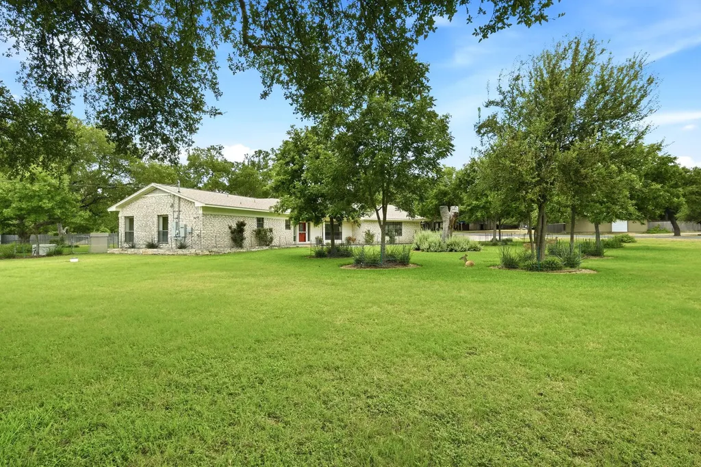 126 E Esparada Drive Georgetown TX 78628