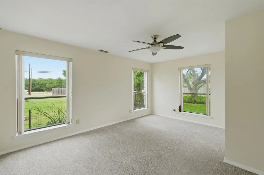 126 E Esparada Drive Georgetown TX 78628
