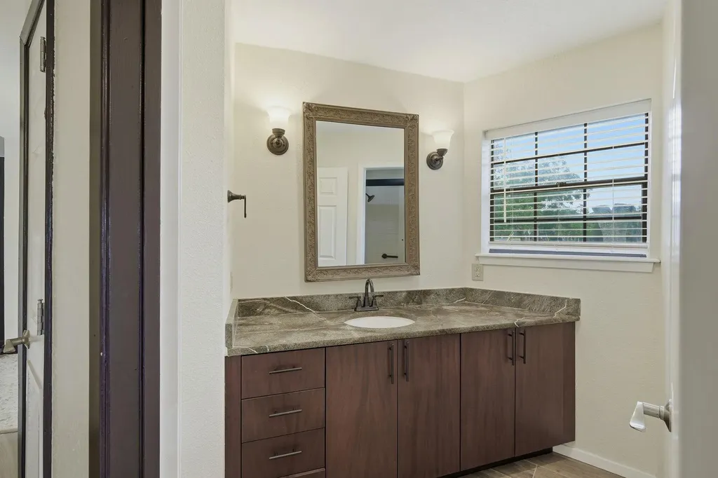 126 E Esparada Drive Georgetown TX 78628