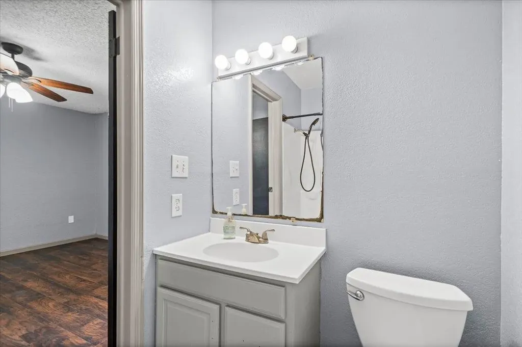650 W Austin Road Luling TX 78648