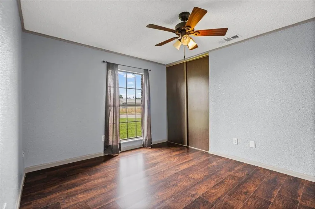 650 W Austin Road Luling TX 78648