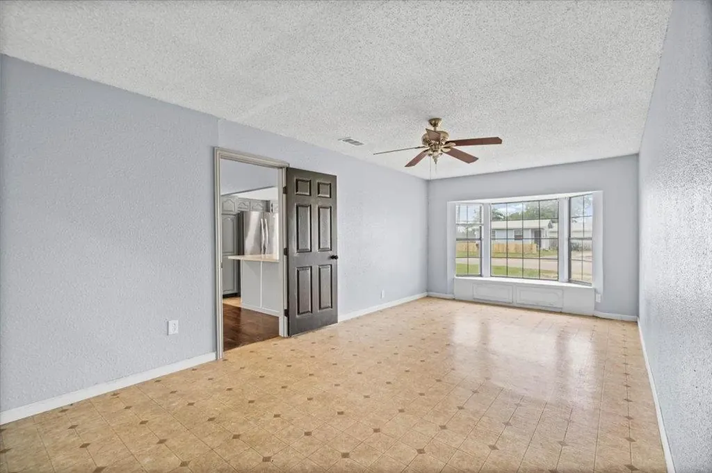 650 W Austin Road Luling TX 78648