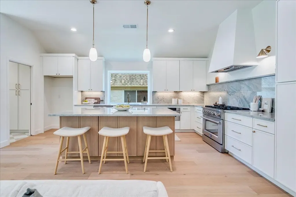 5840 Back Bay Lane Austin TX 78739