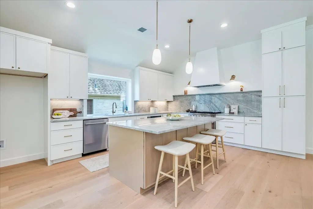 5840 Back Bay Lane Austin TX 78739