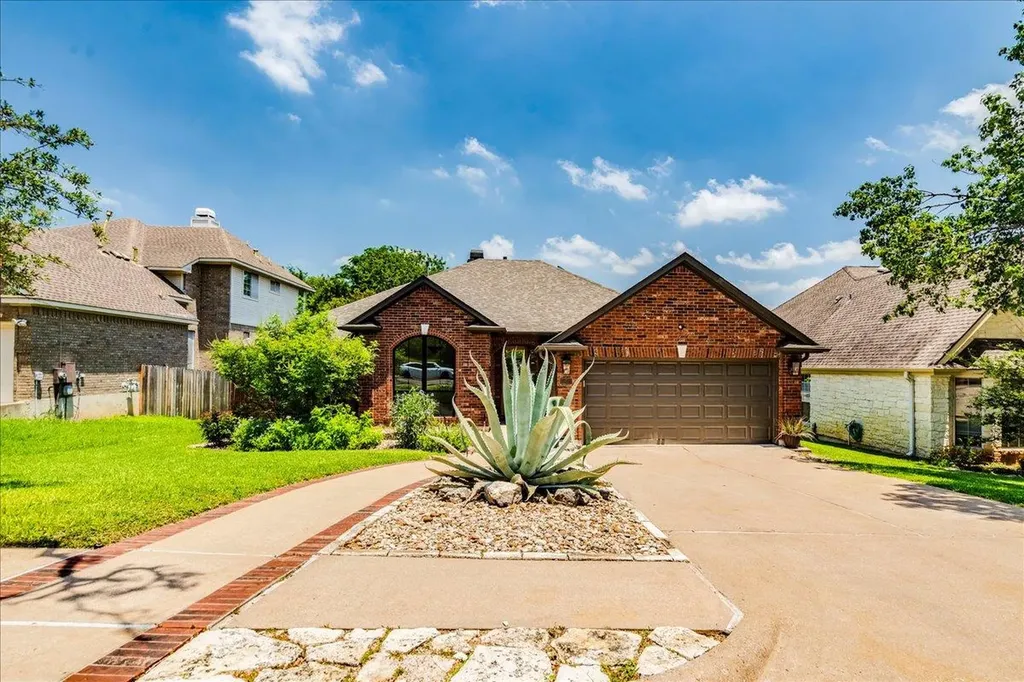 5840 Back Bay Lane Austin TX 78739