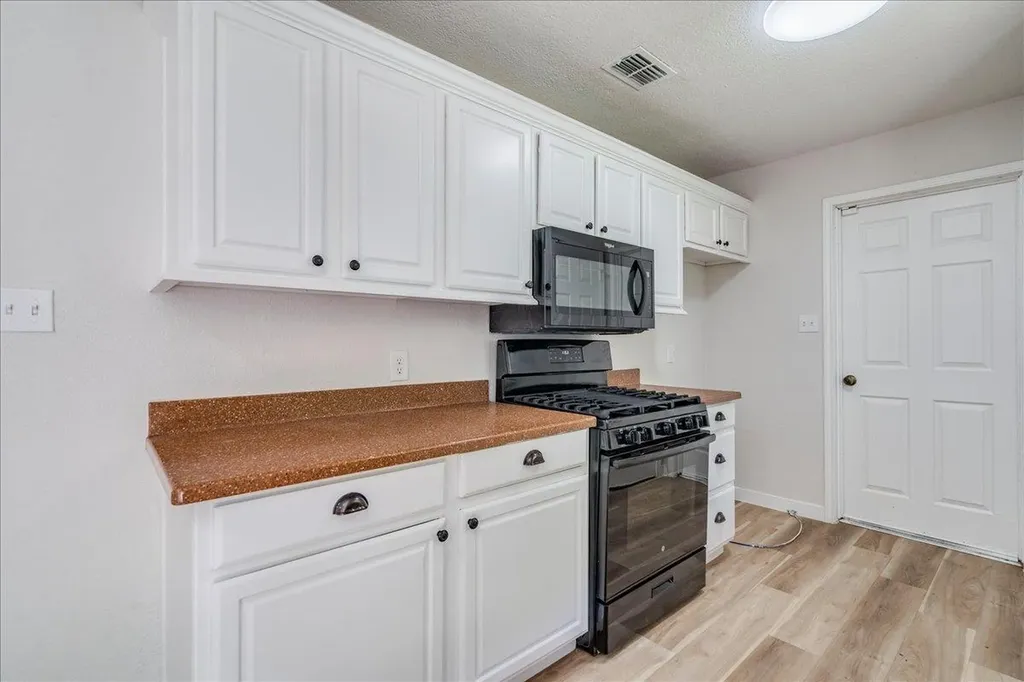 200 E Pheasant Drive Austin TX 78753